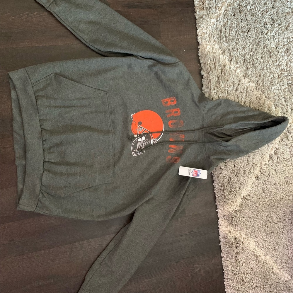 Brand new XXL Cleveland Browns NFL brand big & tall
pullover fleece hood